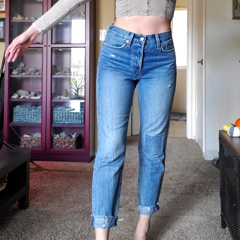 Levi's White Oak Mom Jeans